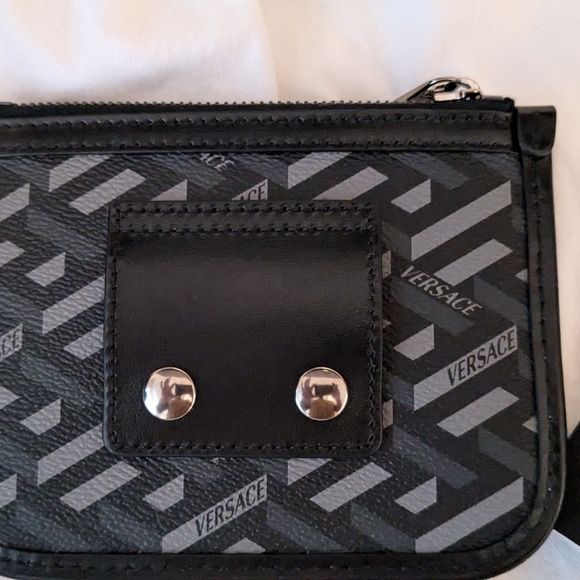 Versace Leather Printed Zip Wallet Pouch with Belt Clip and dust bag - Picture 2 of 2